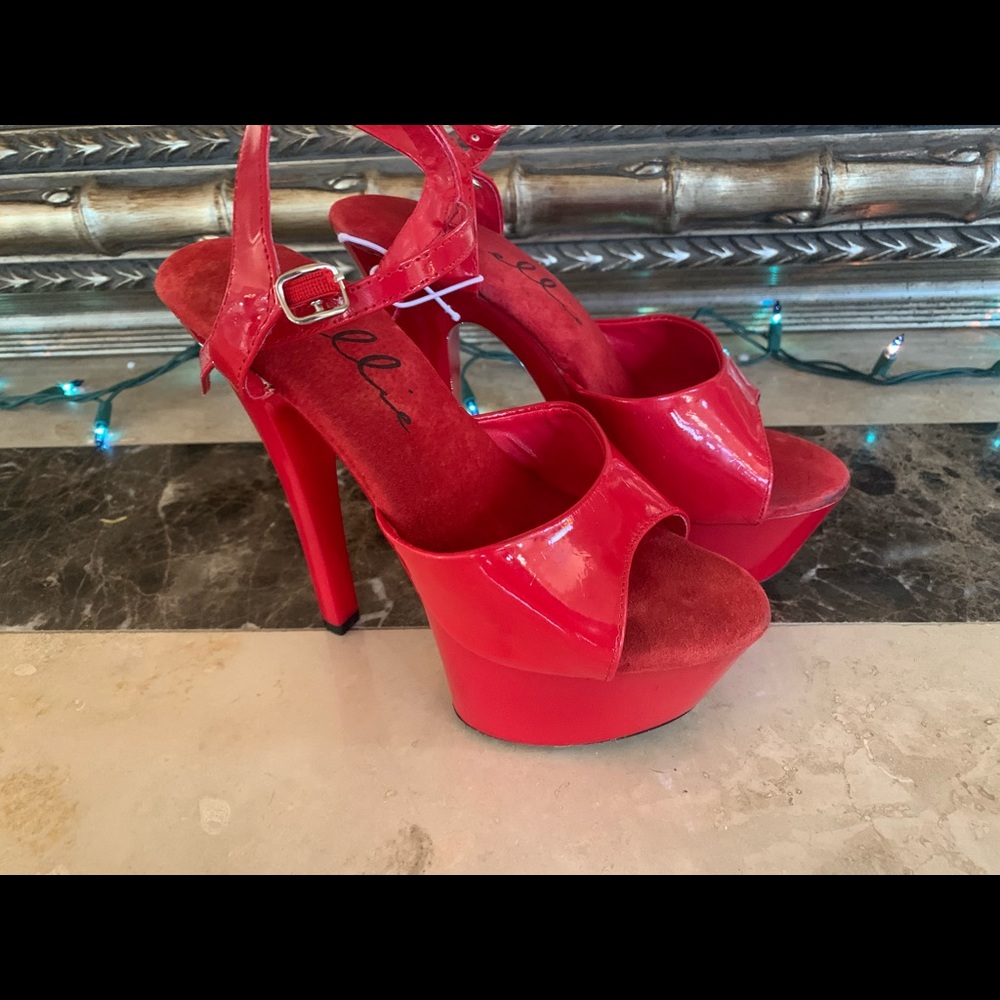 Ellie Red Heels Size 6